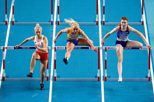 Karolina Koleczek of Poland, Julia Wennersten of Sweden and