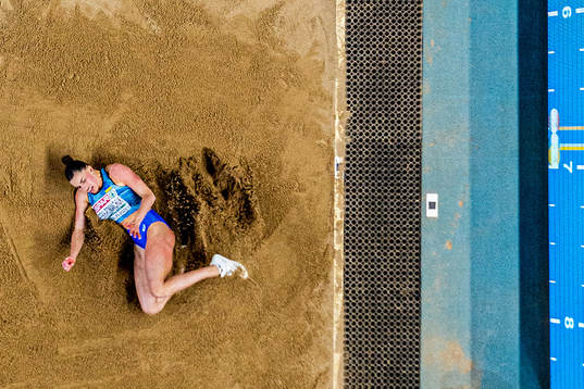 Maryna Bekh-Romanchuk of Ukraine jumps 6.92 meter in her