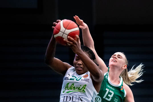 Alviks Shanity James och Södertäljes Mikaela Gustafsson