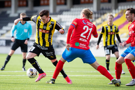 Häckens Tobias Heintz  och Helsingborgs Charlie Weberg