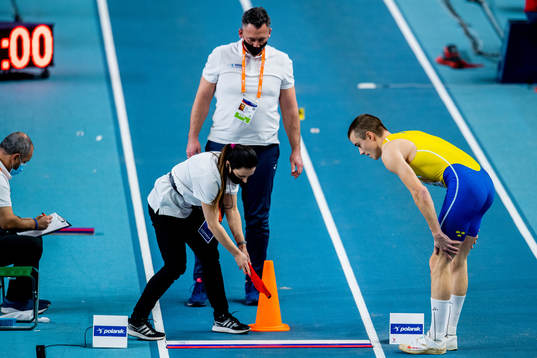 Jesper Hellström of Sweden talks to the referees in men's