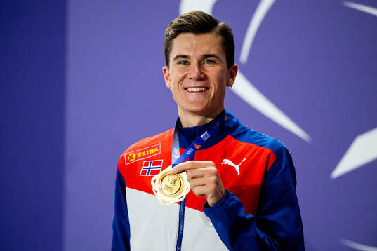 Jakob Ingebrigtsen of Norway with the goldmedal at the