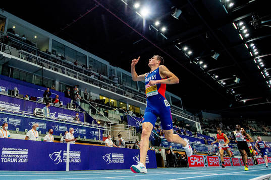 Jakob Ingebrigtsen of Norway celebrates winning the men's