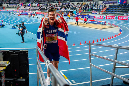 Jakob Ingebrigtsen of Norway celebrates