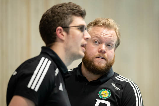Sävehofs tränare Rasmus Overby och assisterande tränare