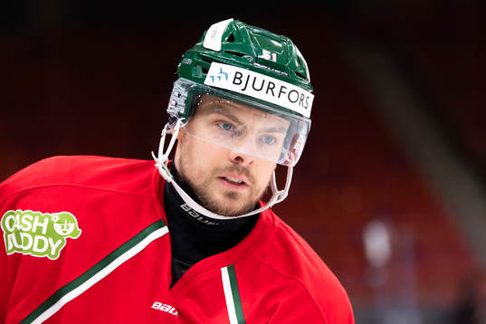 Frölundas Mats Rosseli Olsen innan ishockeymatchen i SHL