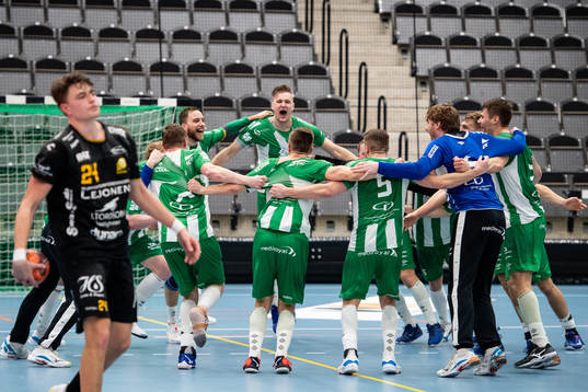 Hammarbys spelare jublar
