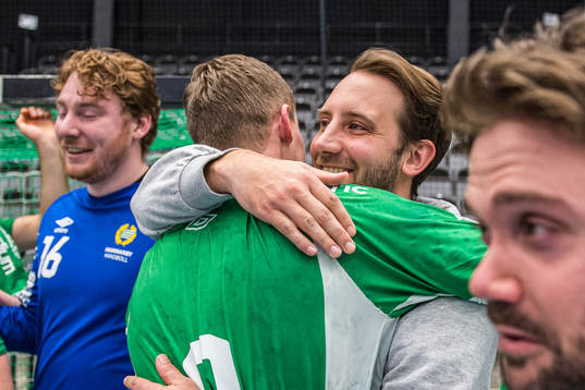 Hammarbys tränare Patrik Fahlgren jublar eefter
