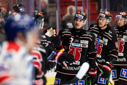 Örebros Borna Redulic jublar