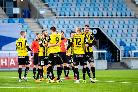 Häckens spelare jublar