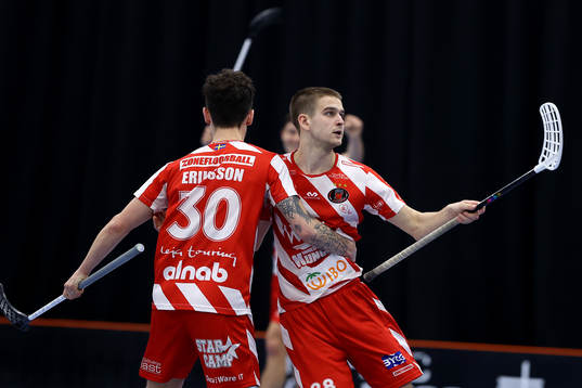 Pixbos Anton Eriksson och Linus Nestorsson jublar