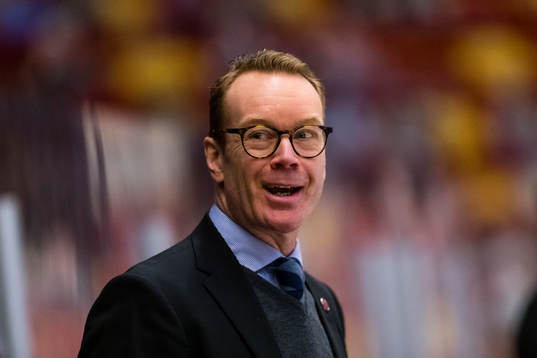 Örebros tränare Niklas Eriksson reagerar