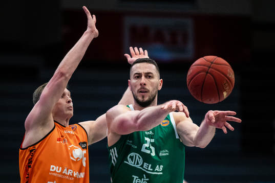 Norrköping Dolphins Felix Terins och Södertäljes Lazar