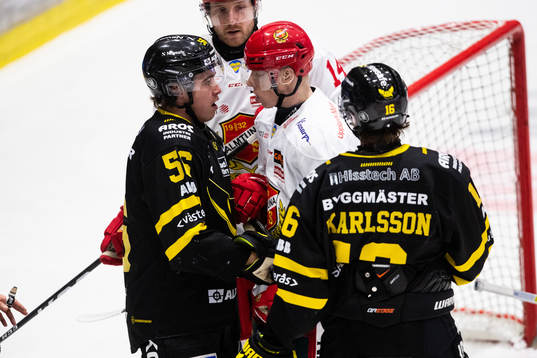 Västerås Alexander Lunsjö och Almtunas Sebastian Höglund