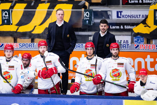 Almtunas tränare Robert Kimby och assisterande tränare