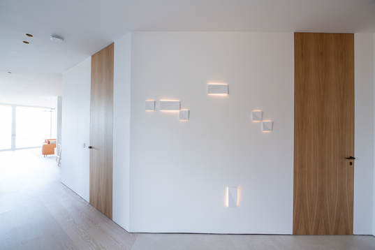 Hall i Linus Fernströms i sitt egendesignade hus