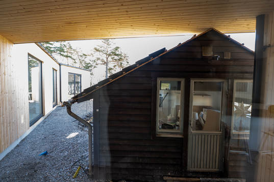 Karin Perssons och Linus Fernströms tidigare hus syns