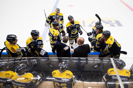 HV71 tar en timeout