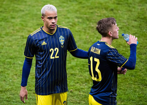 Robin Quaison and Jesper Karlsson of Sweden