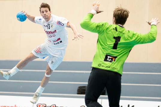 Redbergslids Ludvig Högberg mot Amos målvakt Jesper