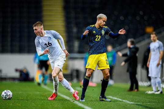 Henrik Pürg of Estonia and Robin Quaison of Sweden