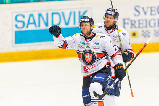 Växjös Christian Folin jublar