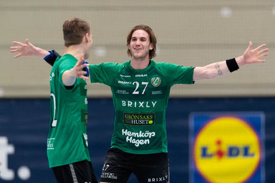 Önnereds Anton Hallbäck jublar