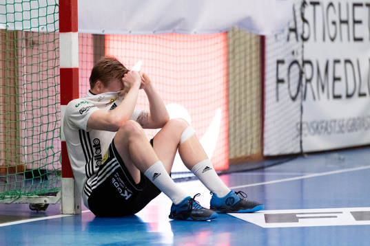 Kungälvs Emil Lennartsson deppar