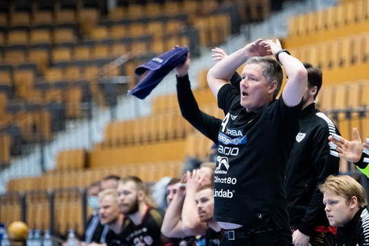 HK Malmös tränare Stian Tönnesen deppar