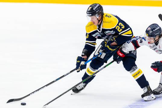 s Arttu Ilomäki och Linköpings Elliot Ekmark