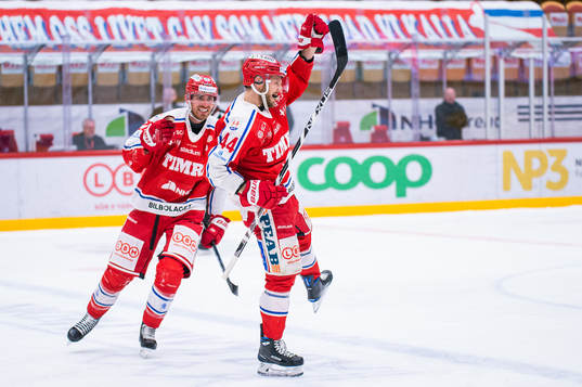 Bläddra bland fler bilder av Ishockey, Hockeyallsvenskan, Semifinal 1, Timrå - Västervik