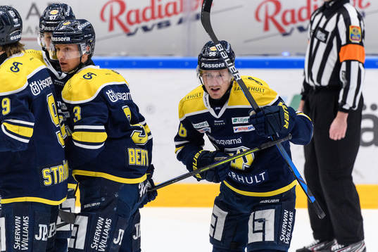 s Fredrik Forsberg jublar