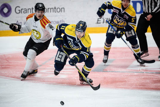 s Simon Önerud
