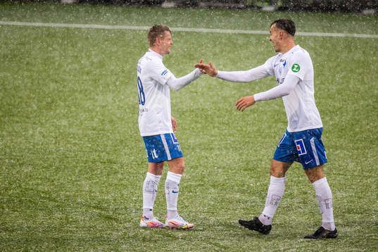 IFK Norrköpings Ari Skúlason jublar