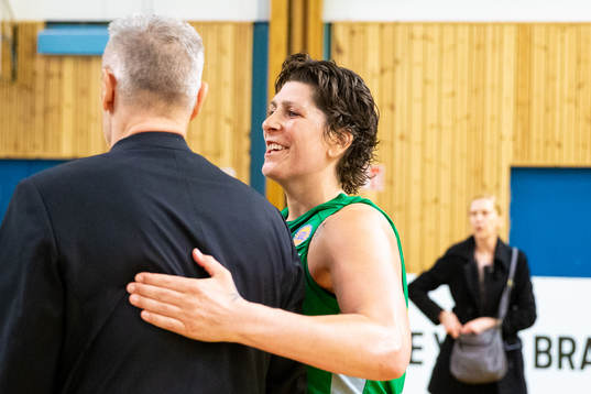 Alviks Janel McCarville jublar