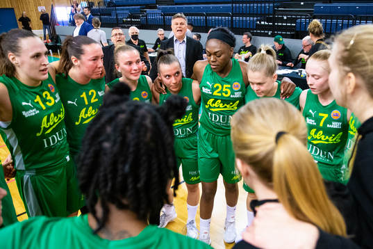 Alviks Elin Ljunggren, Ebba Stenman, Ellen Åström, Anna