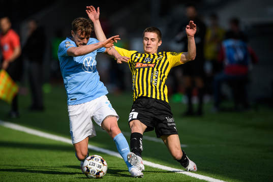 Malmö FFs Eric Larsson och Häckens Leo Bengtsson
