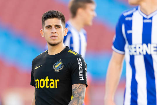 s Nicolas Stefanelli