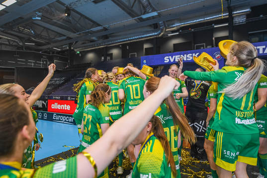 Thoréngruppens spelare jublar