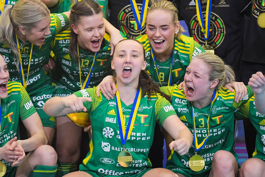 Thoréngruppens spelare jublar