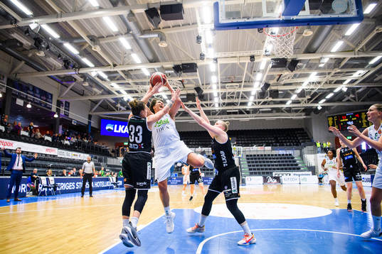Alviks Janel McCarville