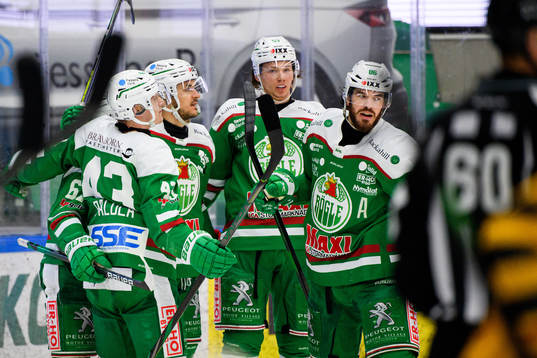 Rögles spelare jublar