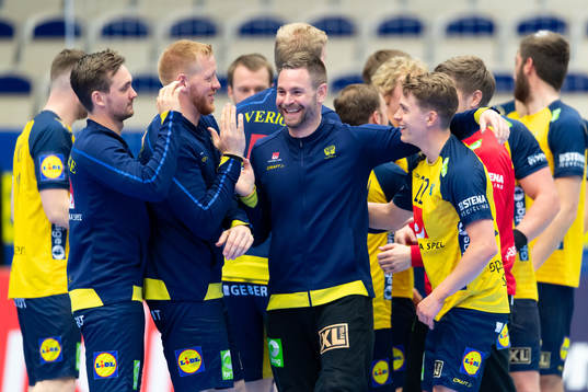 Sveriges målvakt Andreas Palicka jublar