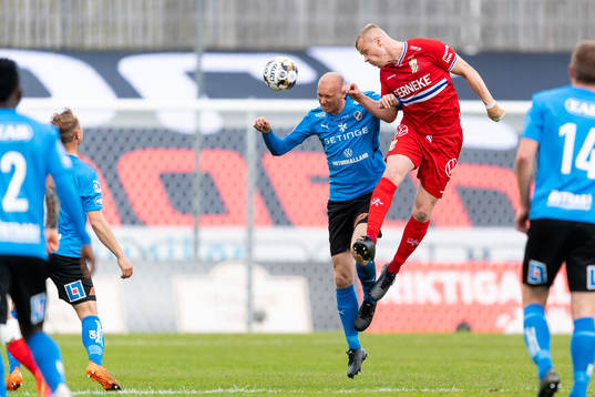Halmstads Andreas Johansson och IFK Göteborgs Kolbeinn