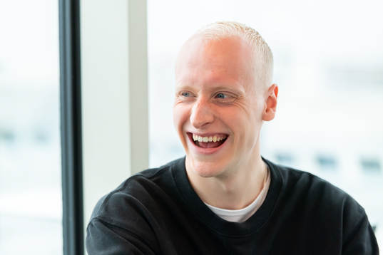 Häckens Valgeir Fridriksson blir intervjuad