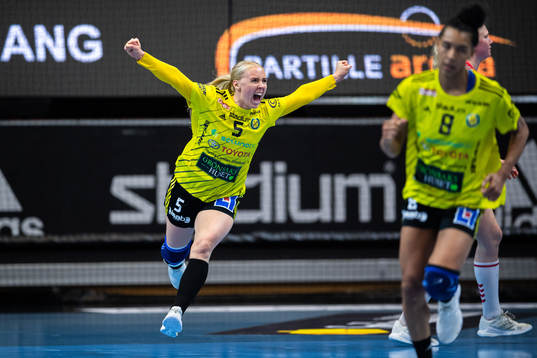 Sävehofs Mathilda Lundström jublar