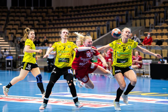 Höörs Isabelle Andersson, Sävehofs Thess Krönell och