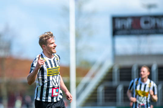Landskronas Linus Olsson jublar