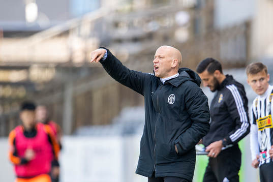 Landskronas tränare Billy Magnusson agerar