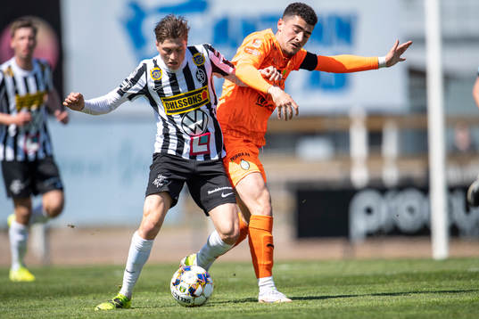 Landskronas Kevin Jensen och AFC Eskilstunas Ismet Lushaku